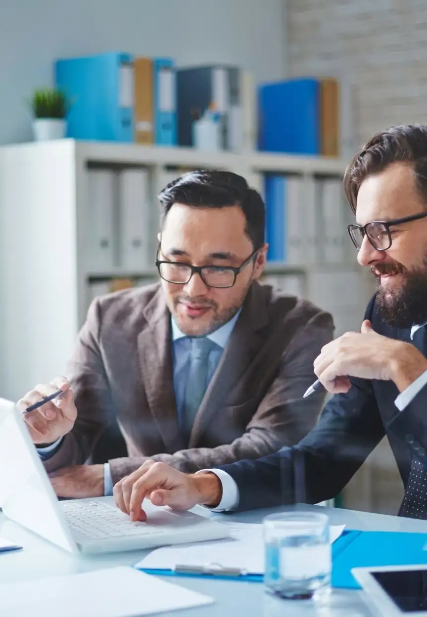 Equipo de trabajo OFY en sesión colaborativa